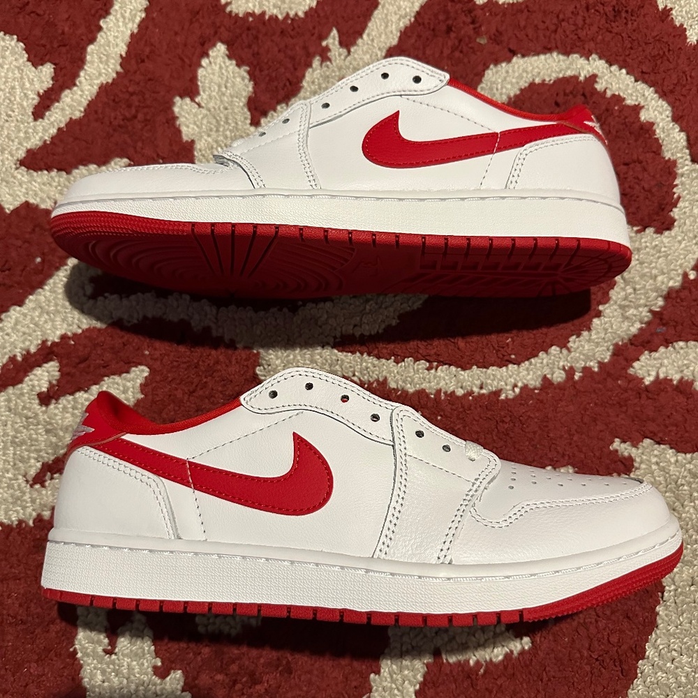 Size 9.5 Nike Air Jordan 1 OG Low Retro University Red White